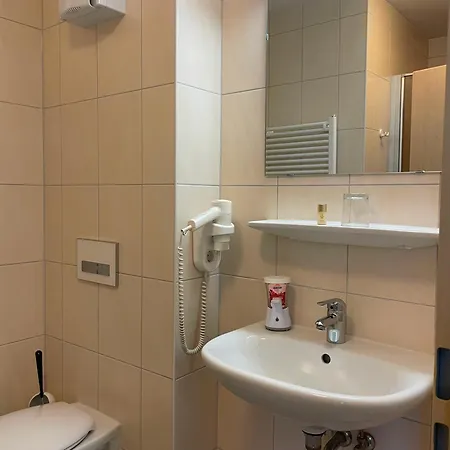 לינה וארוחת בוקר Leyerhof